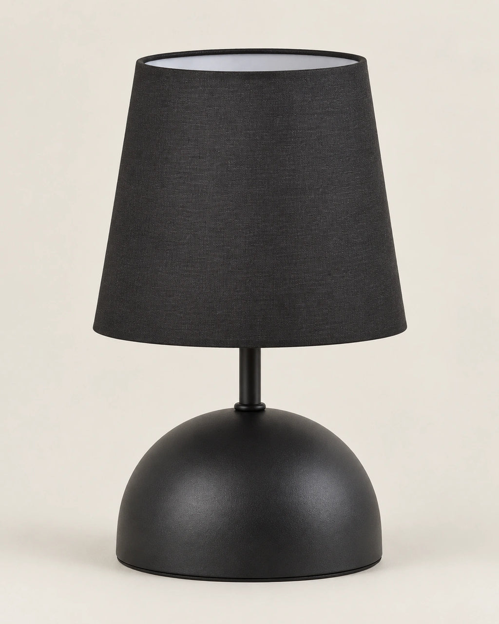 Lampe de chevet noir modèle simple avec abat jour noir en tissu