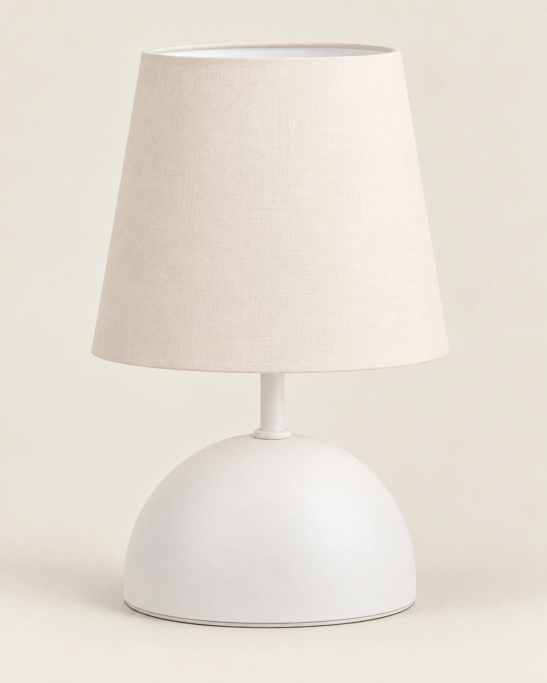Lampe de chevet blanc modèle simple avec abat jour blanc en tissu