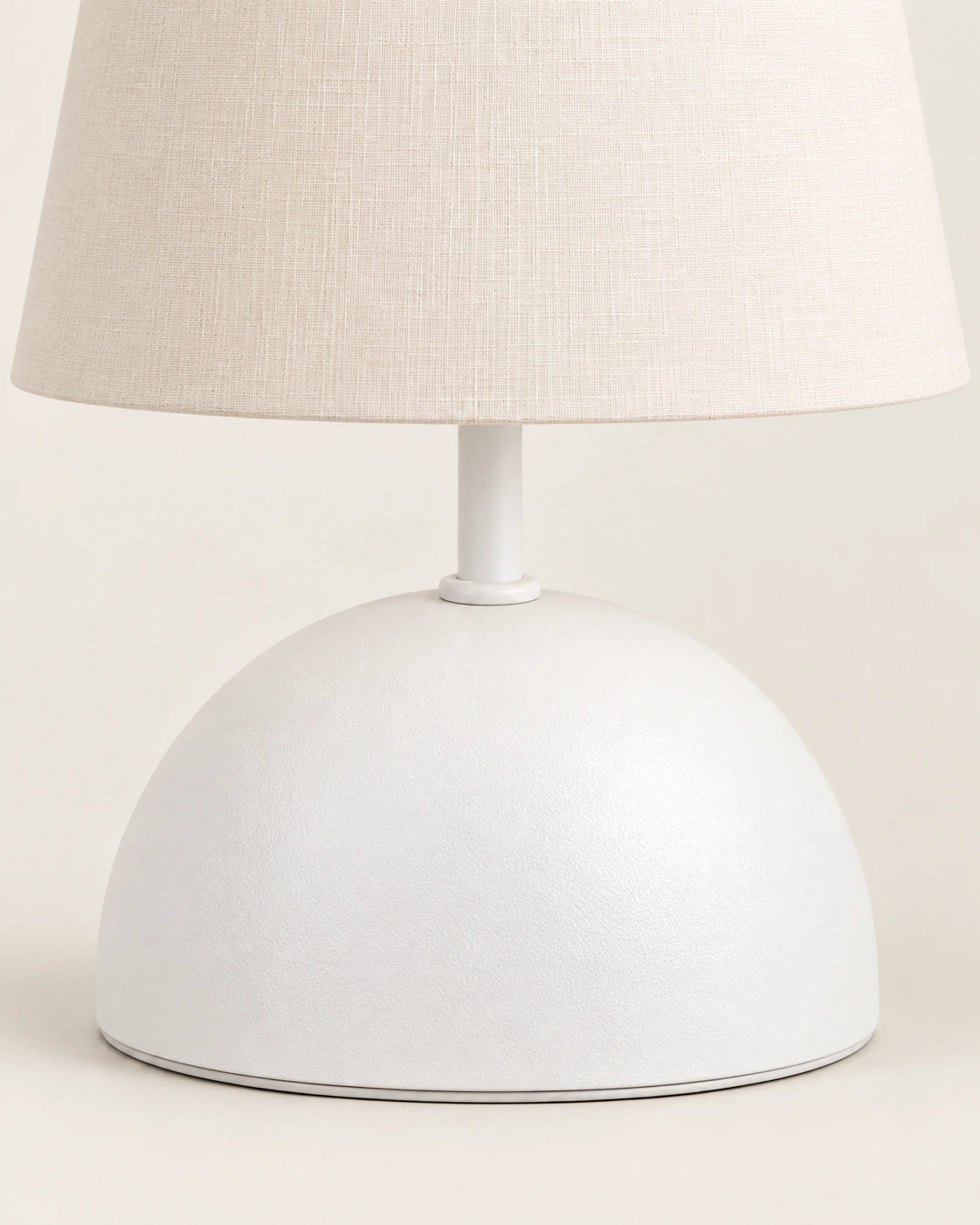 Lampe de chevet blanc modèle simple avec abat jour blanc en tissu