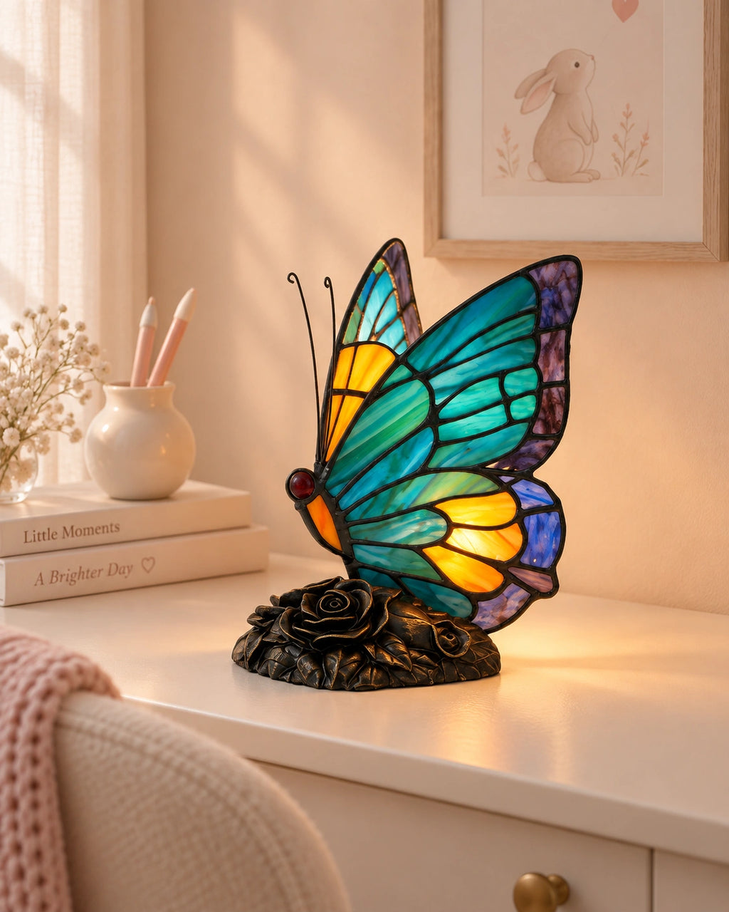 Lampe de chevet papillon en verre de couleur et support métal
