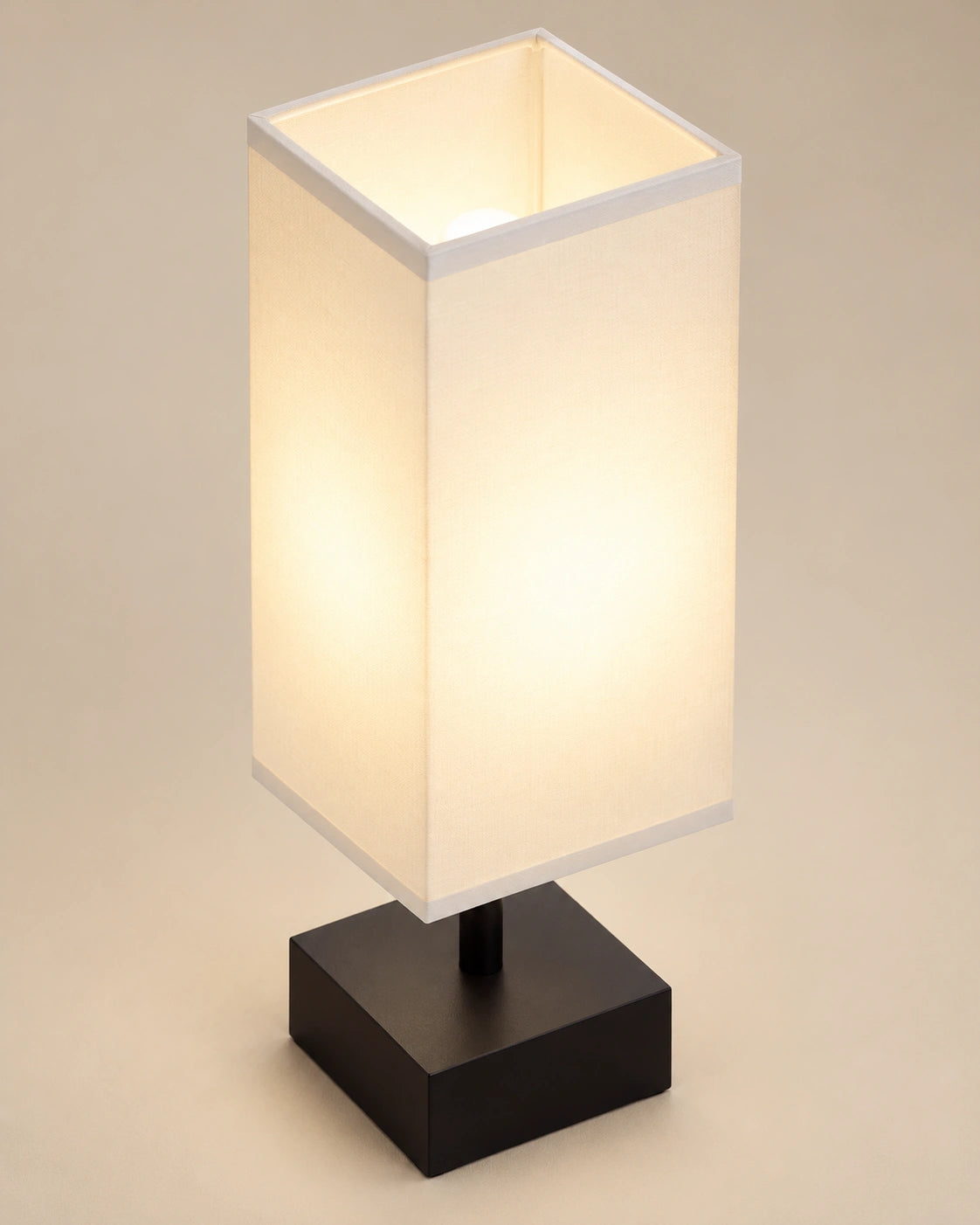 Lampe de chevet rectangulaire en métal et tissu blanc