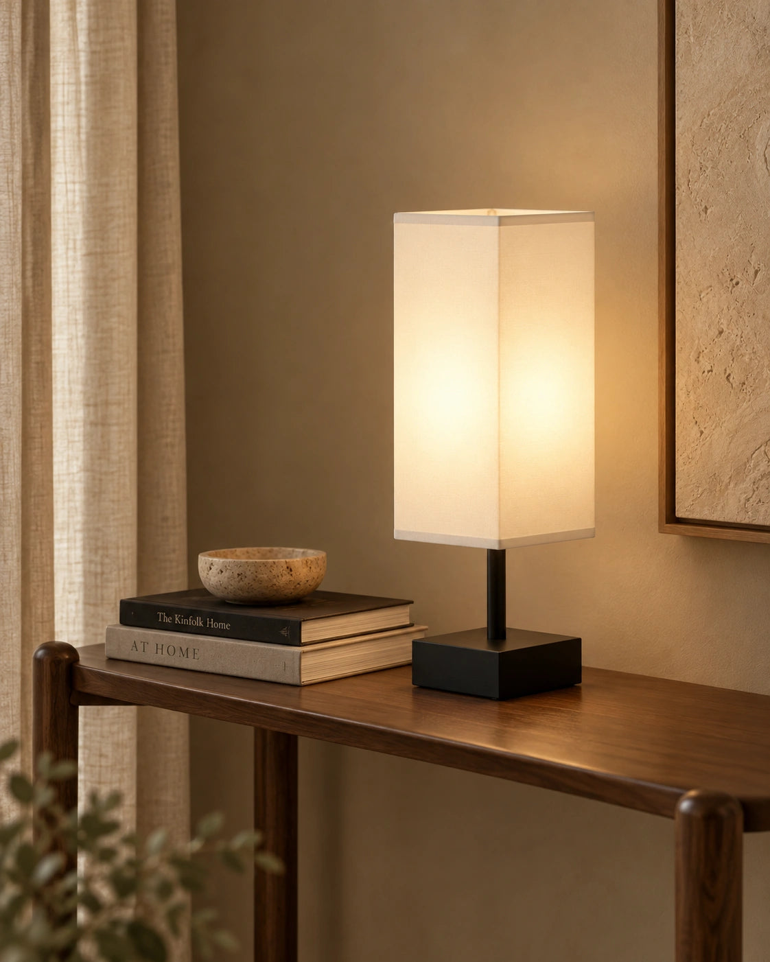 Lampe de chevet rectangulaire en métal et tissu blanc