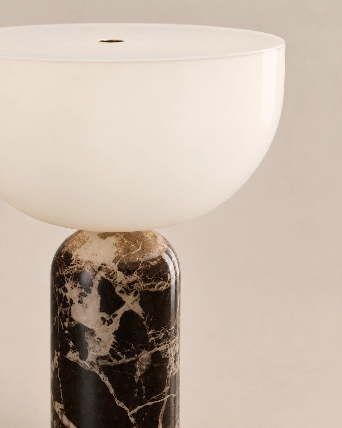 Lampe de chevet en marbre noir et blanc style scandinave et verre transparent