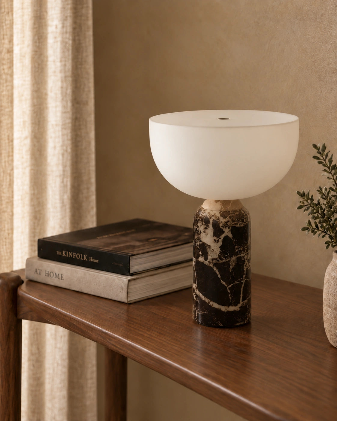 Lampe de chevet en marbre noir et blanc style scandinave et verre transparent