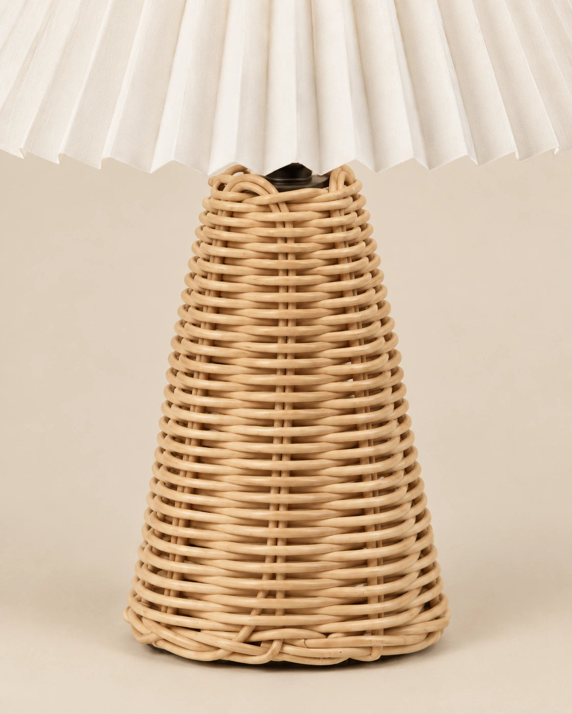 Lampe de chevet en rotin tressé blanche