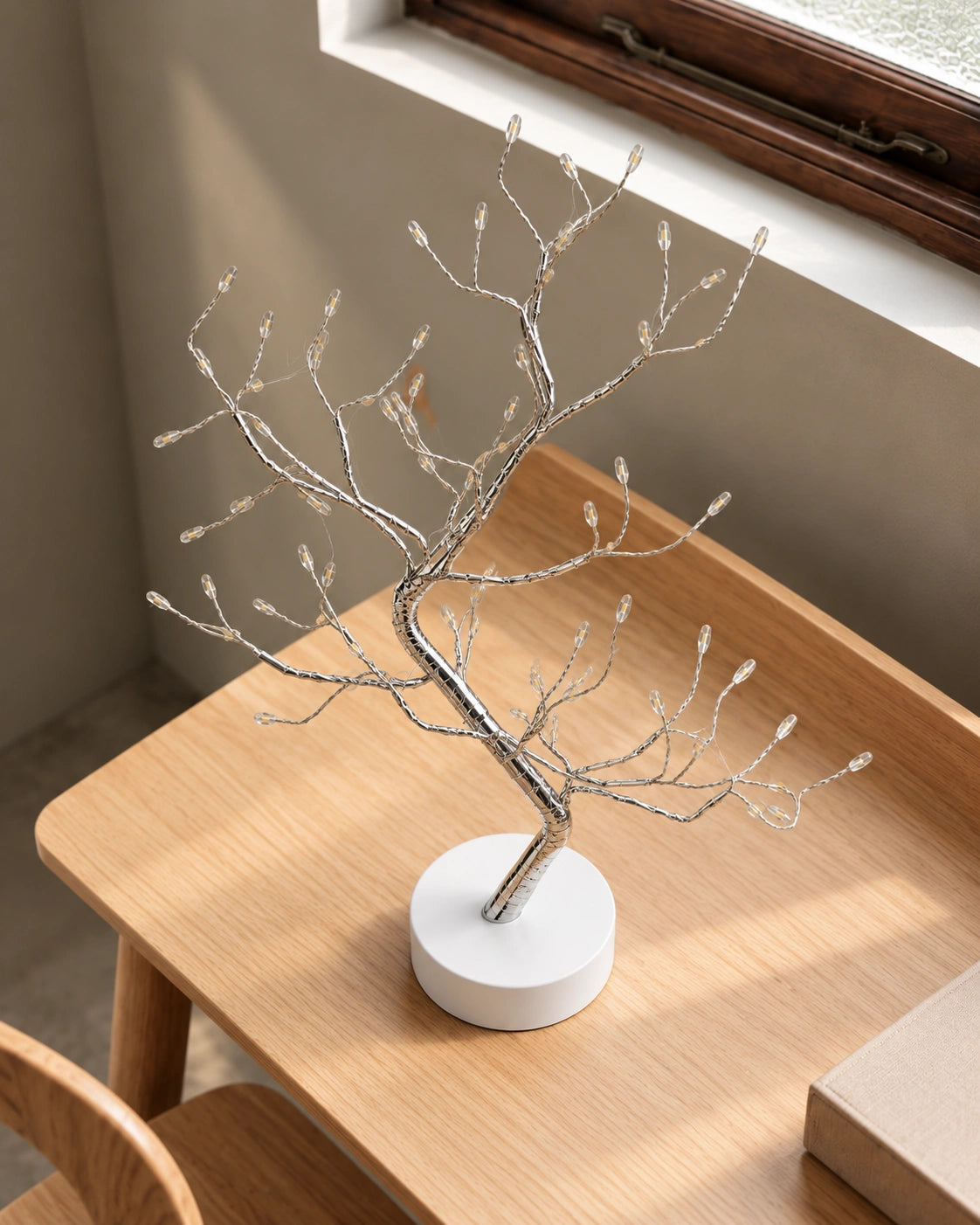 Lampe de chevet LED bonsaï lumineux sur pied blanc