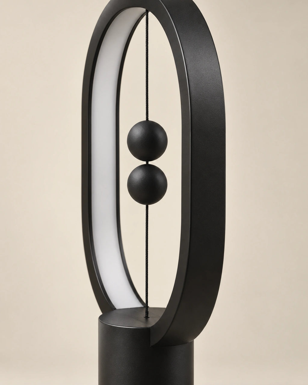 Lampe de chevet originale à équilibre magnétique