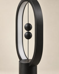 Lampe de chevet originale à équilibre magnétique