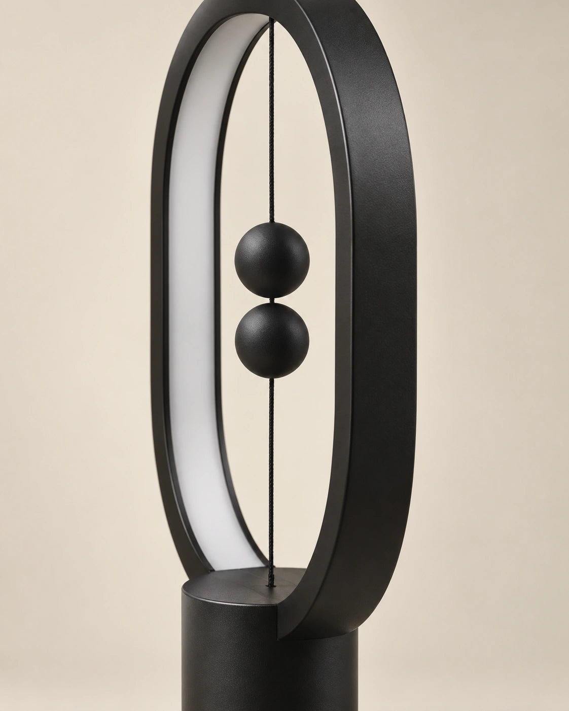 Lampe de chevet originale à équilibre magnétique