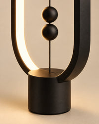 Lampe de chevet originale à équilibre magnétique