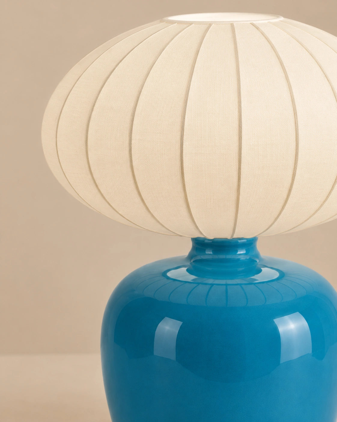 Lampe de chevet bleue en céramique