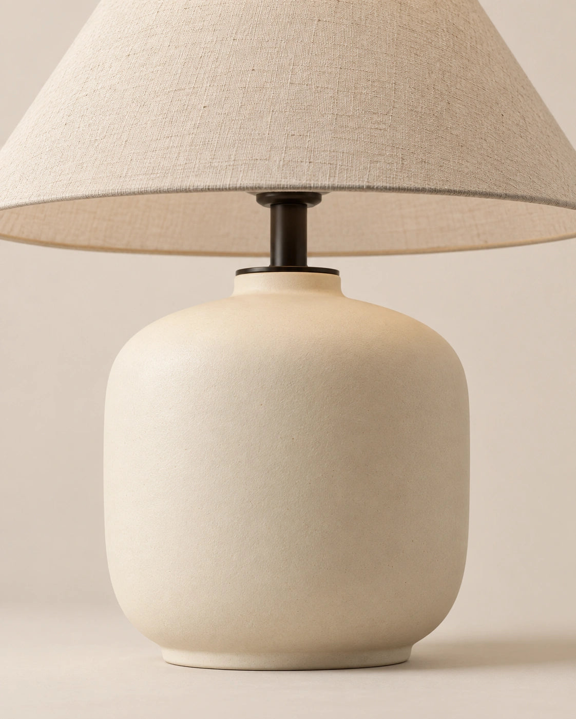 Lampe de chevet beige wadi sabi beige et abat jour beige