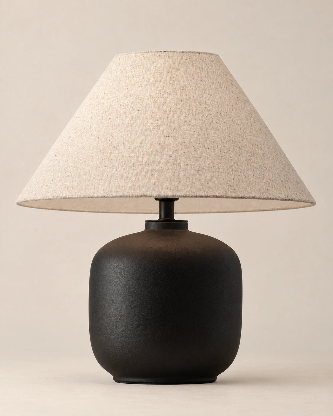 Lampe de chevet wadi sabi noir et abat jour beige