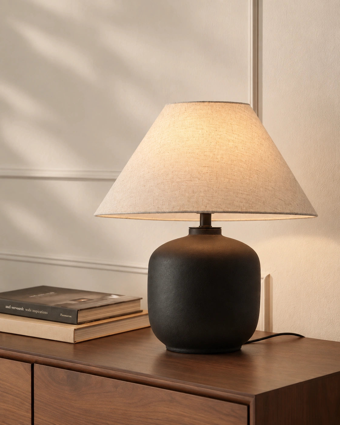 Lampe de chevet wadi sabi noir et abat jour beige