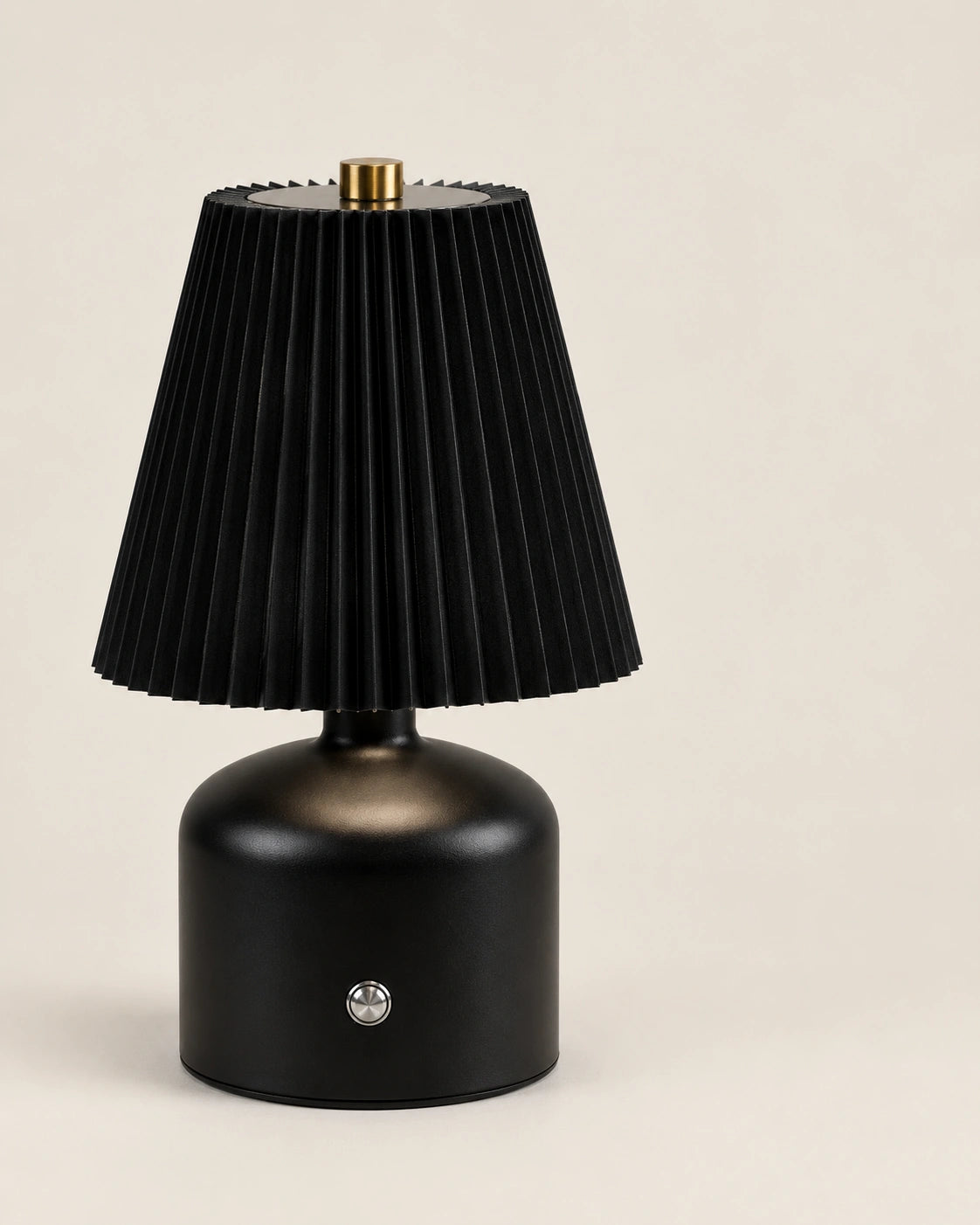 Lampe de chevet noir et dorée à abat jour plissé