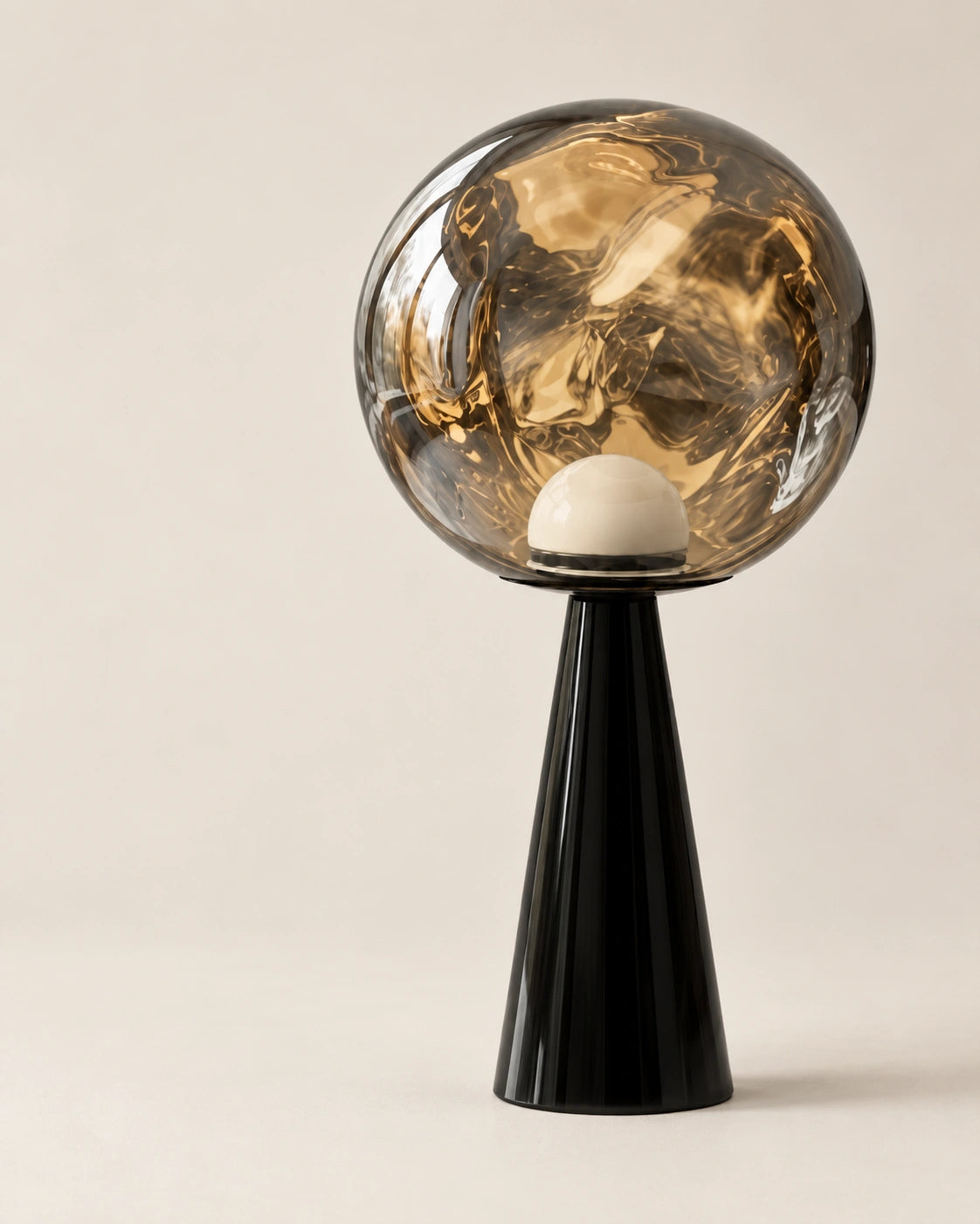 Lampe de chevet minimaliste noir et en verre