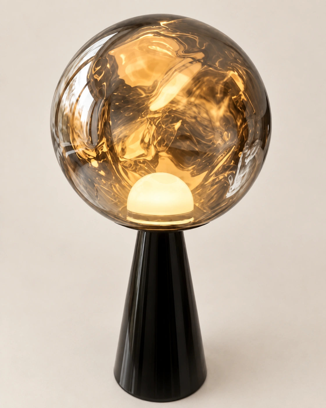 Lampe de chevet minimaliste noir et en verre