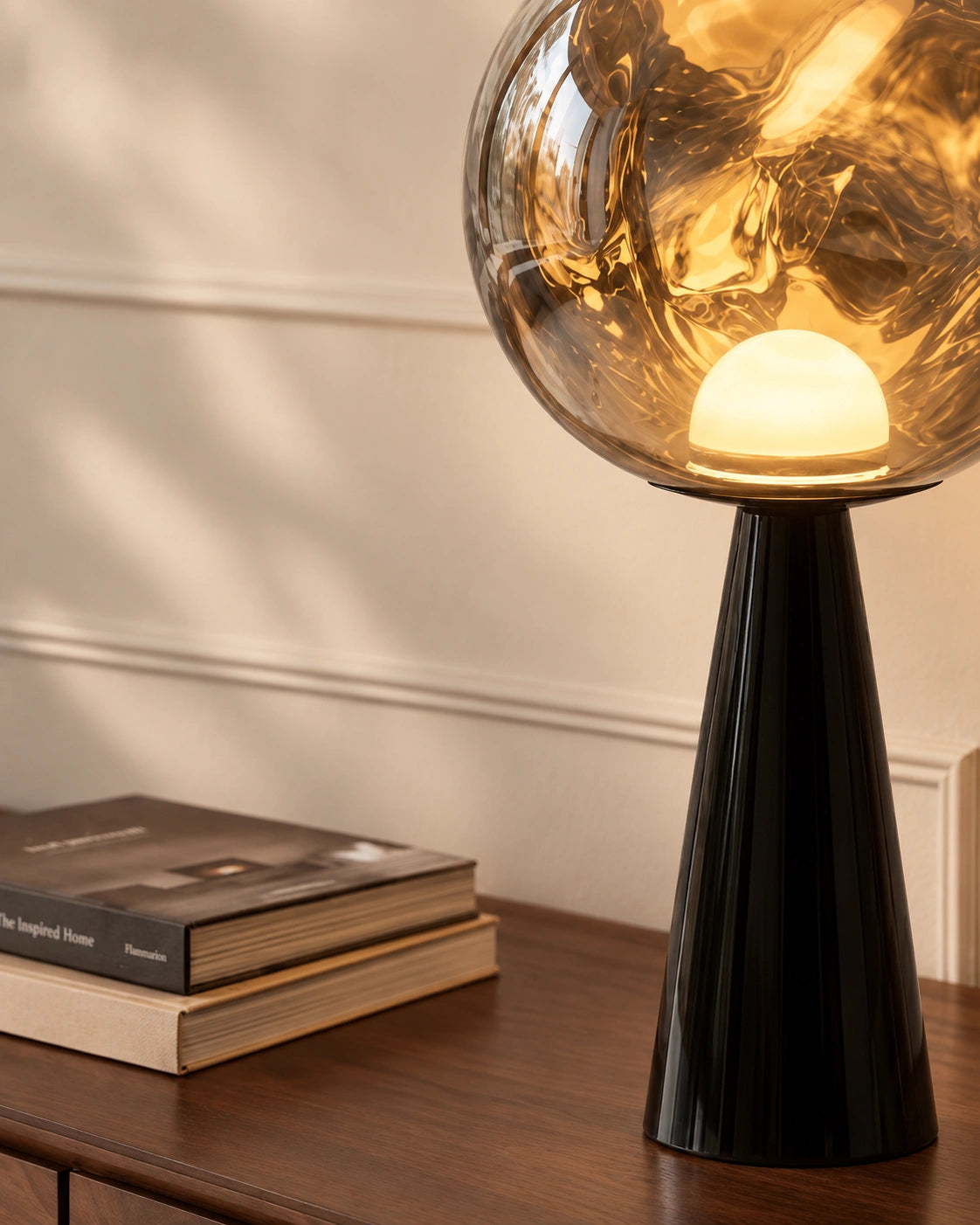Lampe de chevet minimaliste noir et en verre