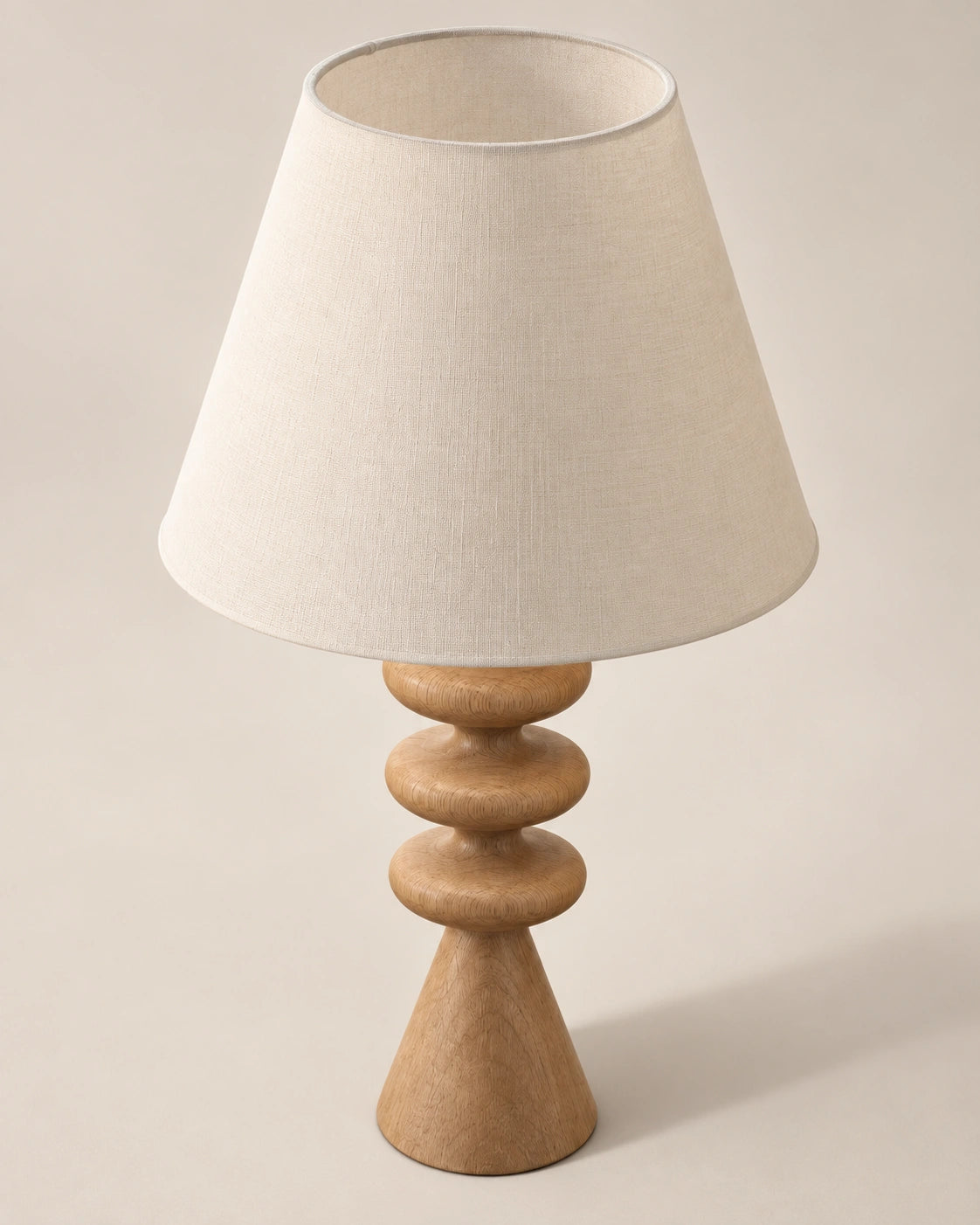 Lampe de chevet en structure en bois clair et abat jour beige