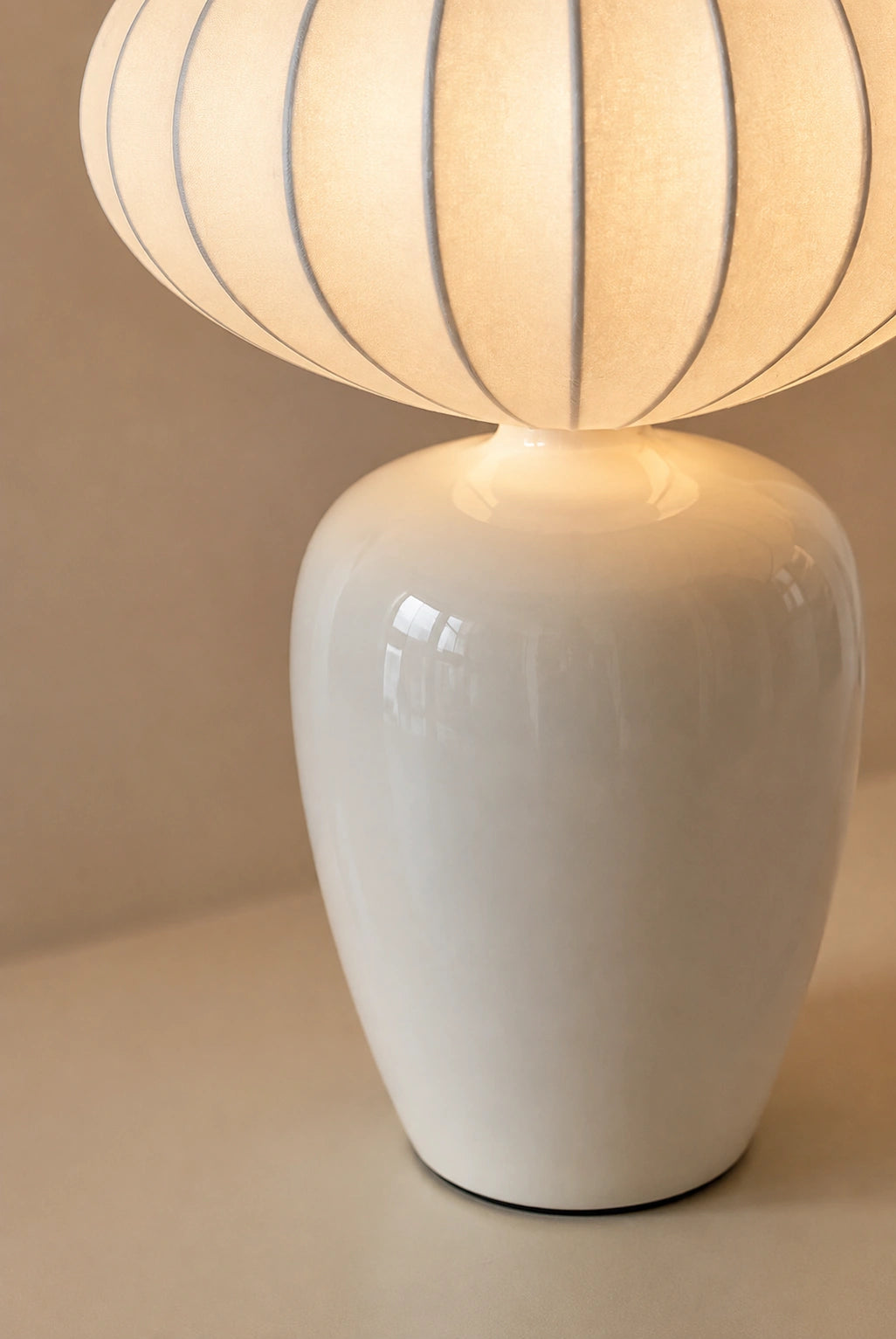Lampe de chevet blanche en céramique
