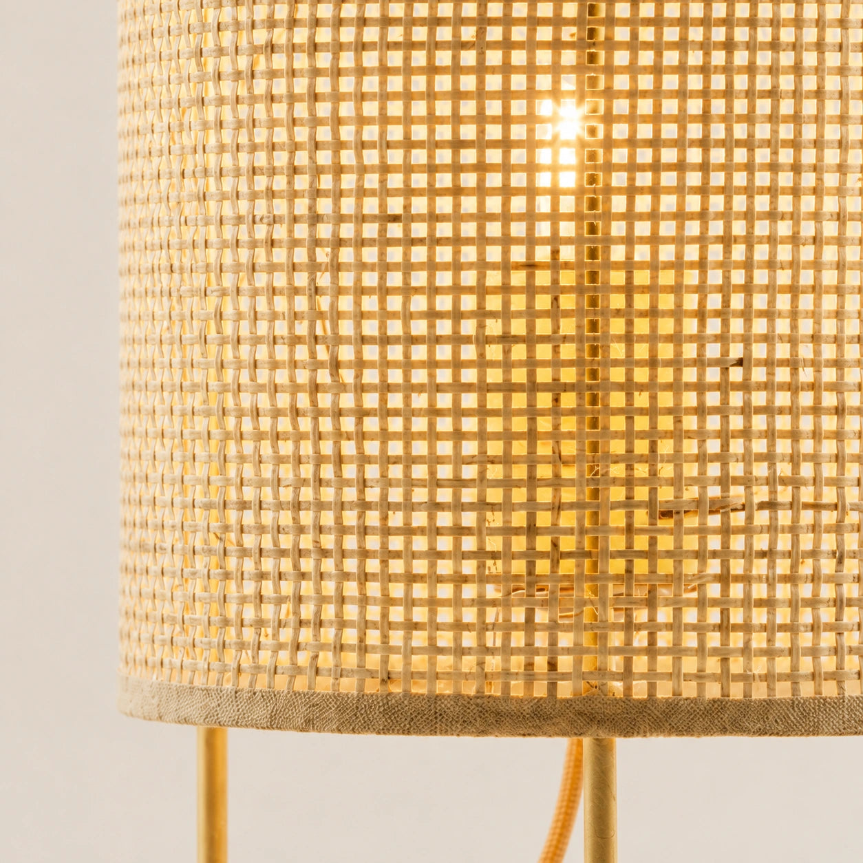 Lampe de chevet rotin trois pieds