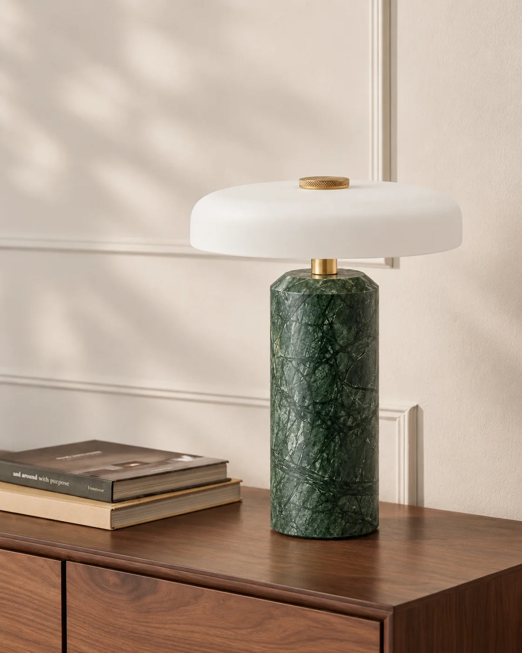 Lampe de chevet verte en marbre et détail dorée