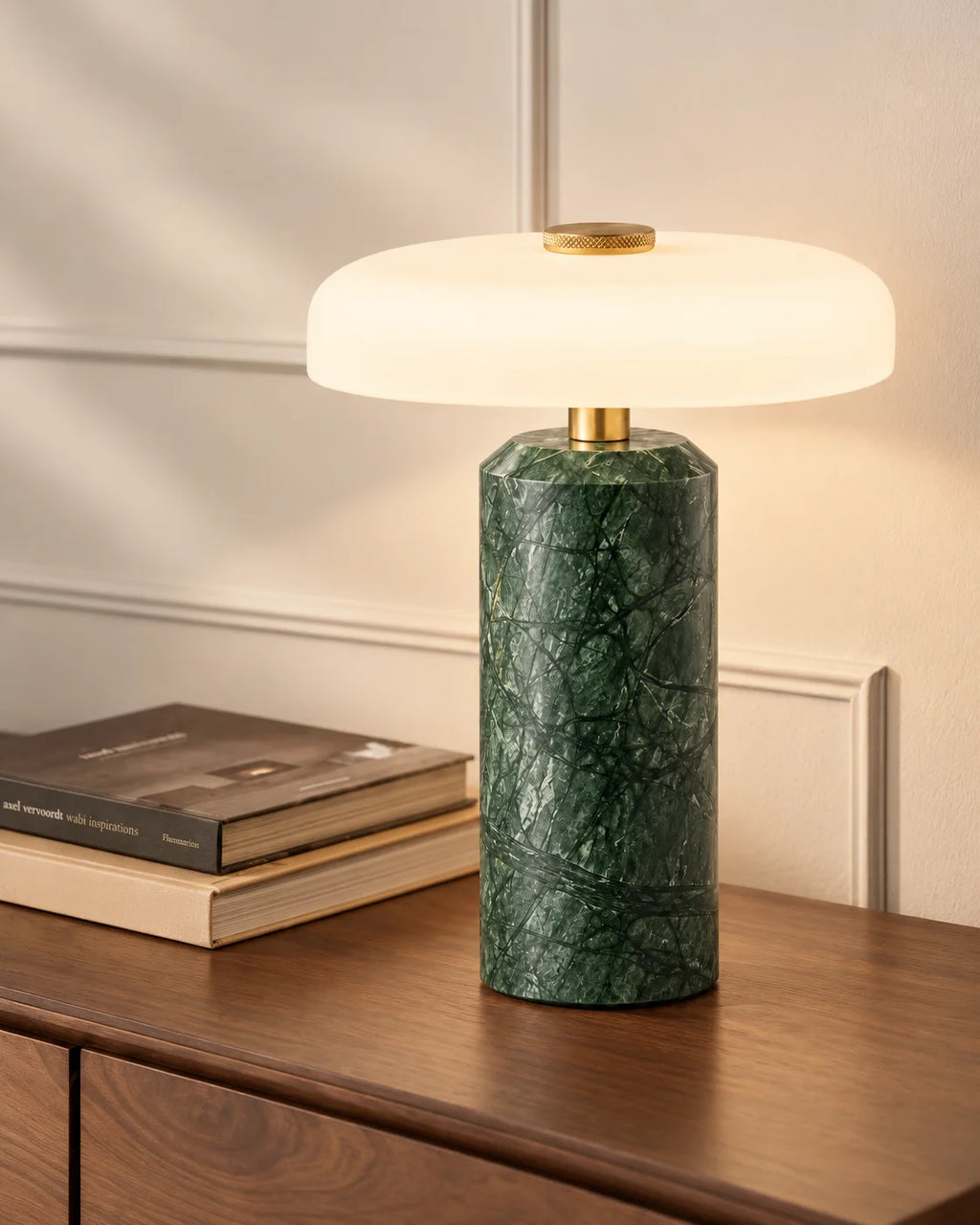 Lampe de chevet verte en marbre et détail dorée