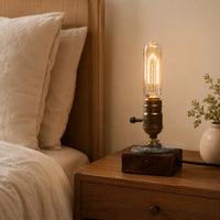 Lampe de chevet industrielle en bois