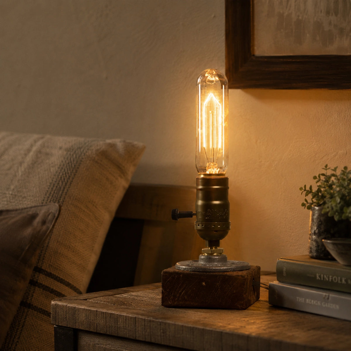 Lampe de chevet industrielle en bois