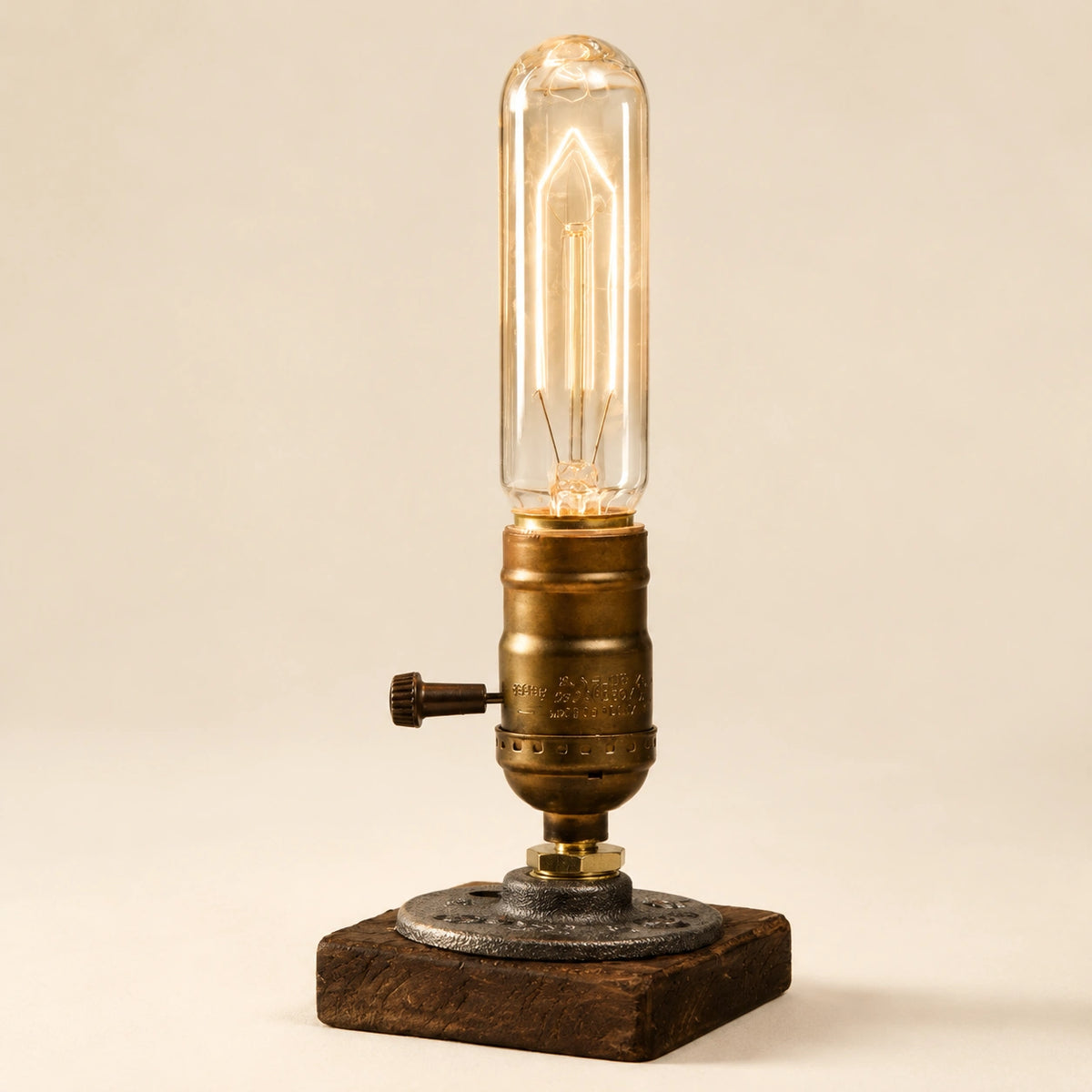 Lampe de chevet industrielle en bois