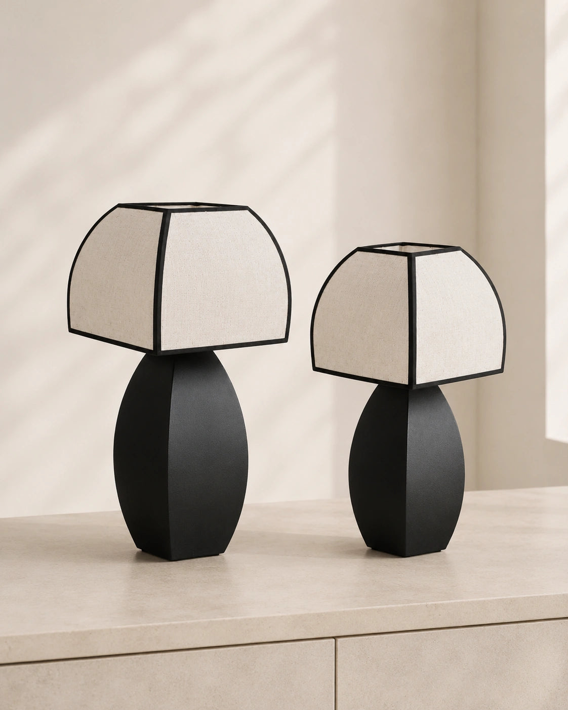 Lampe de chevet en fer noir japonaise