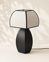 Lampe de chevet en fer noir japonaise
