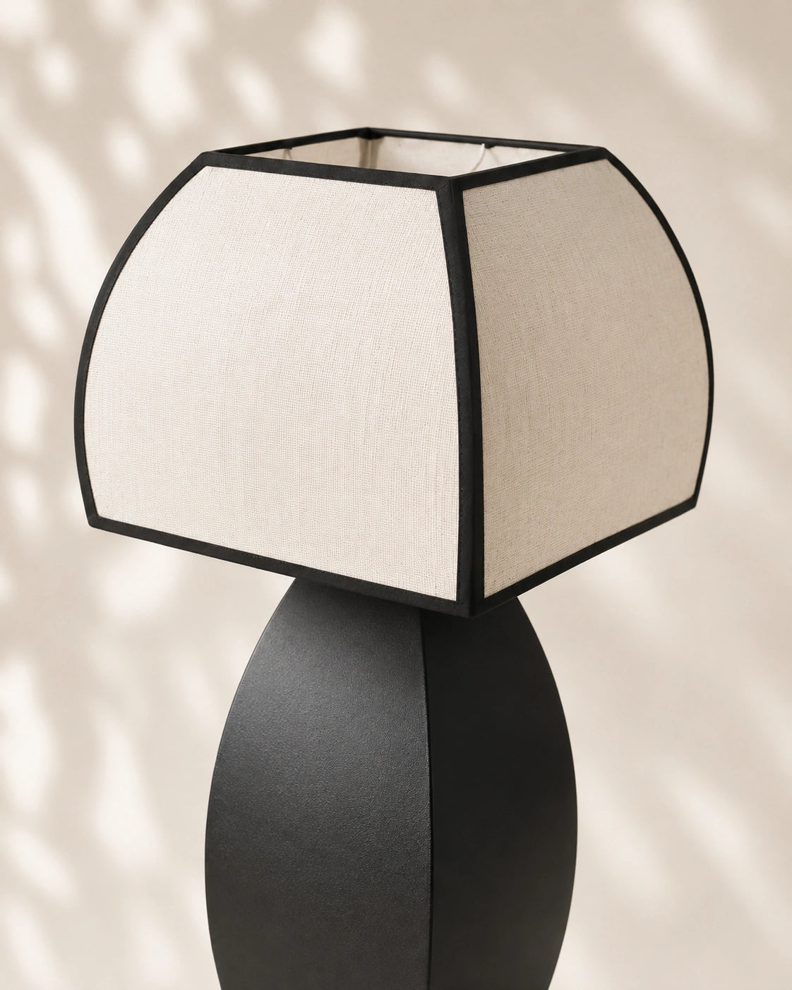 Lampe de chevet en fer noir japonaise