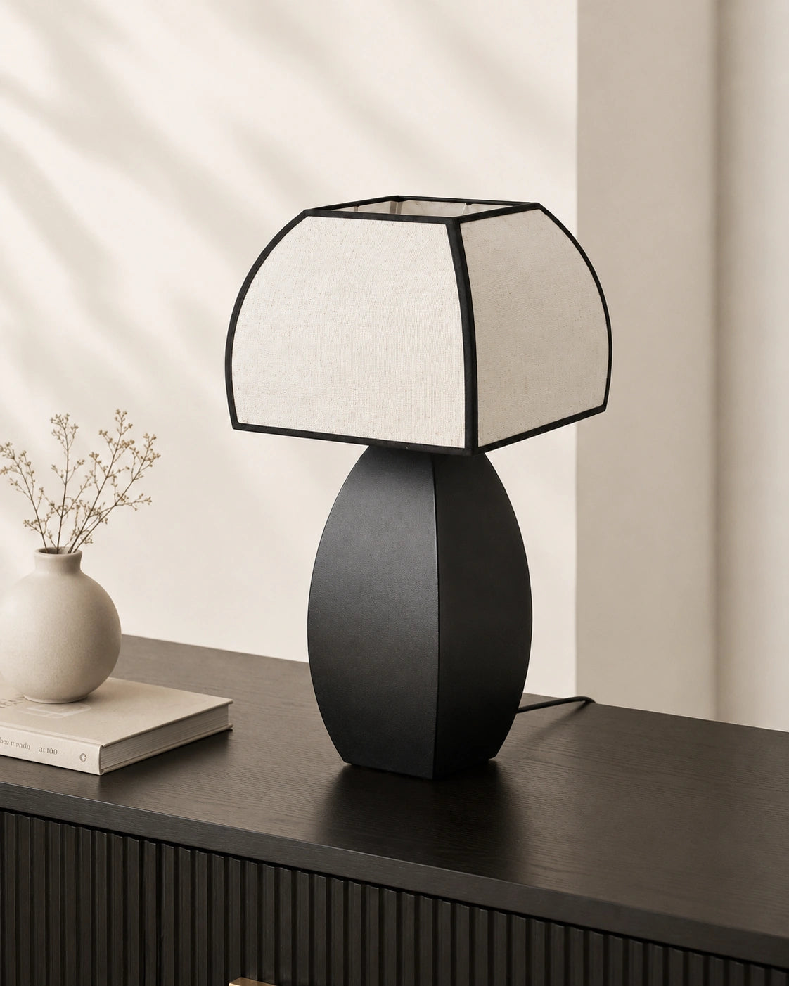Lampe de chevet en fer noir japonaise