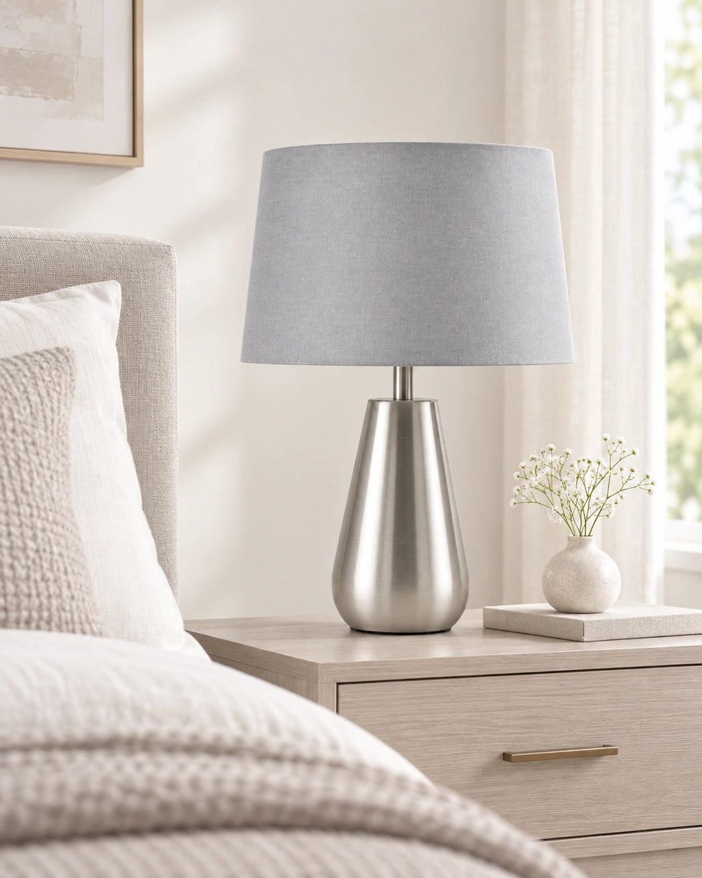 Lampe de chevet moderne argentée grise