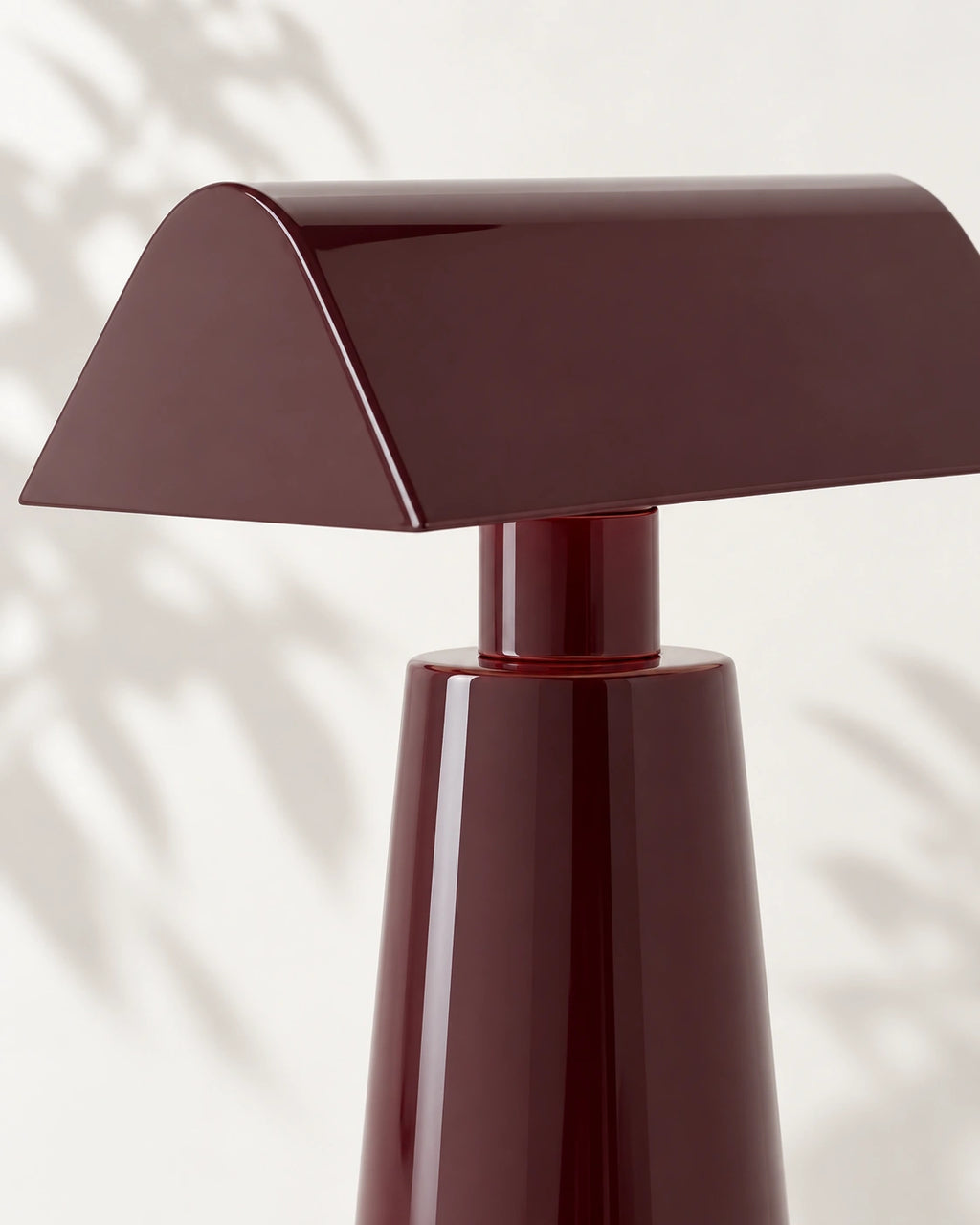 Lampe de chevet moderne rouge cerise
