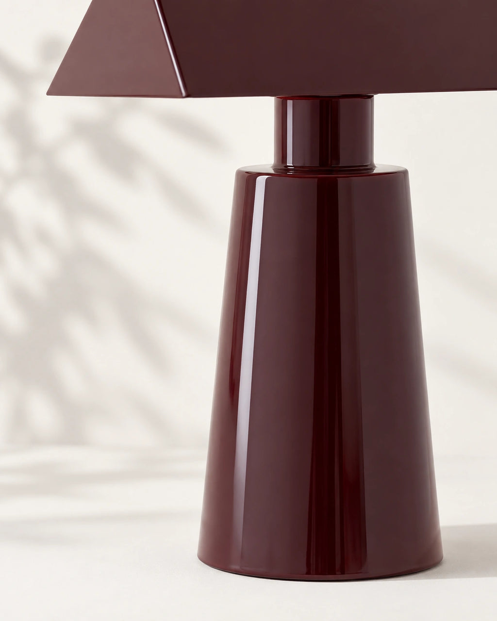 Lampe de chevet moderne rouge cerise