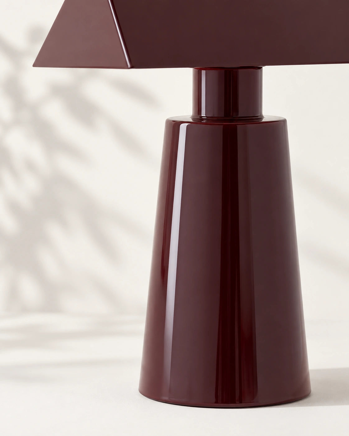 Lampe de chevet moderne rouge cerise