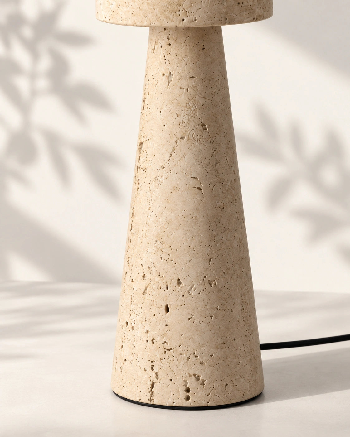 Lampe de chevet en métal et pierre beige
