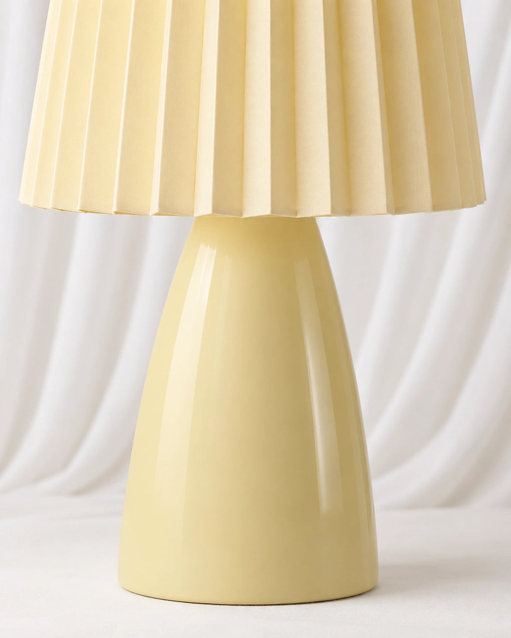 Lampe de chevet vintage plissée crème