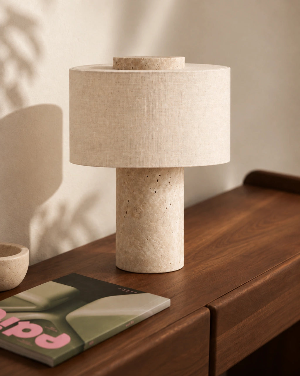 Lampe de chevet en marbre travertin beige style minimaliste et abat jour beige