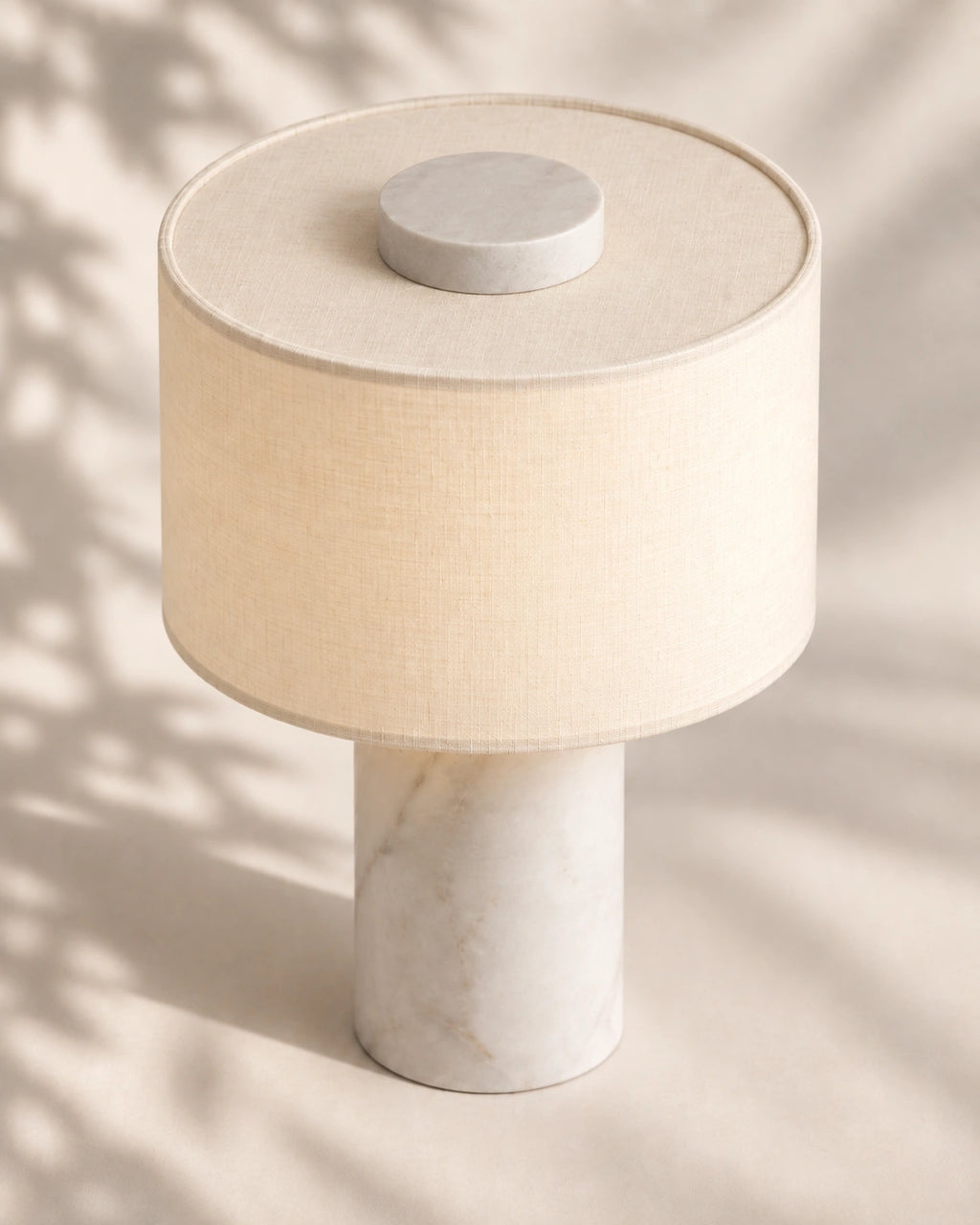 Lampe de chevet en marbre blanc et gris style minimaliste et abat jour blanc