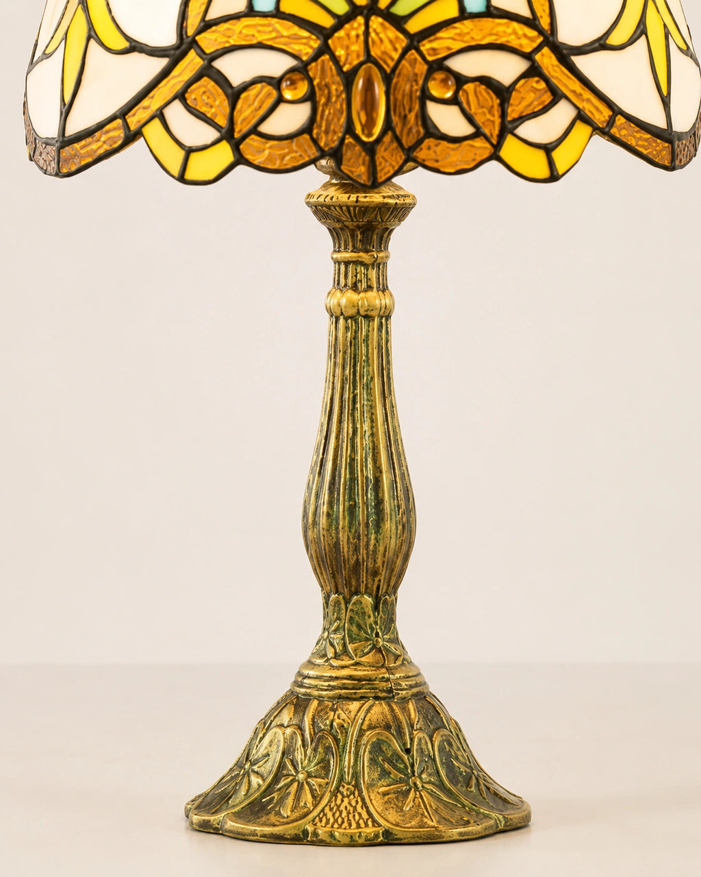 Lampe de chevet tiffany dôme d'or