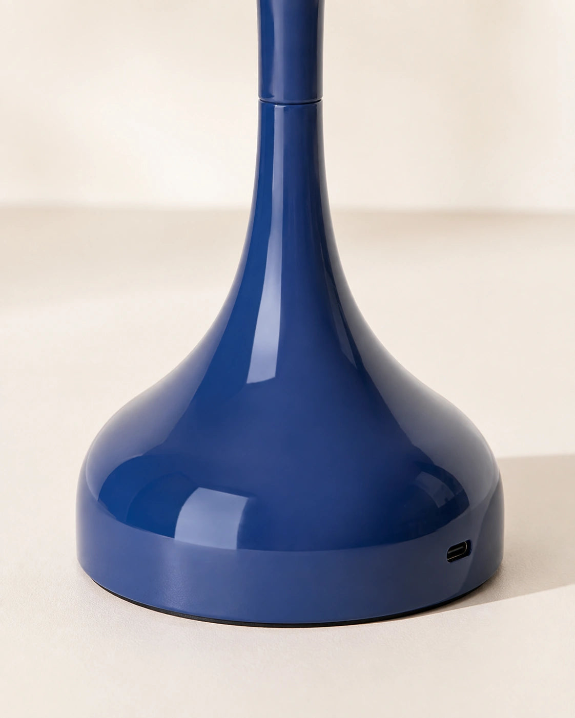 Lampe de chevet silhouette bleue