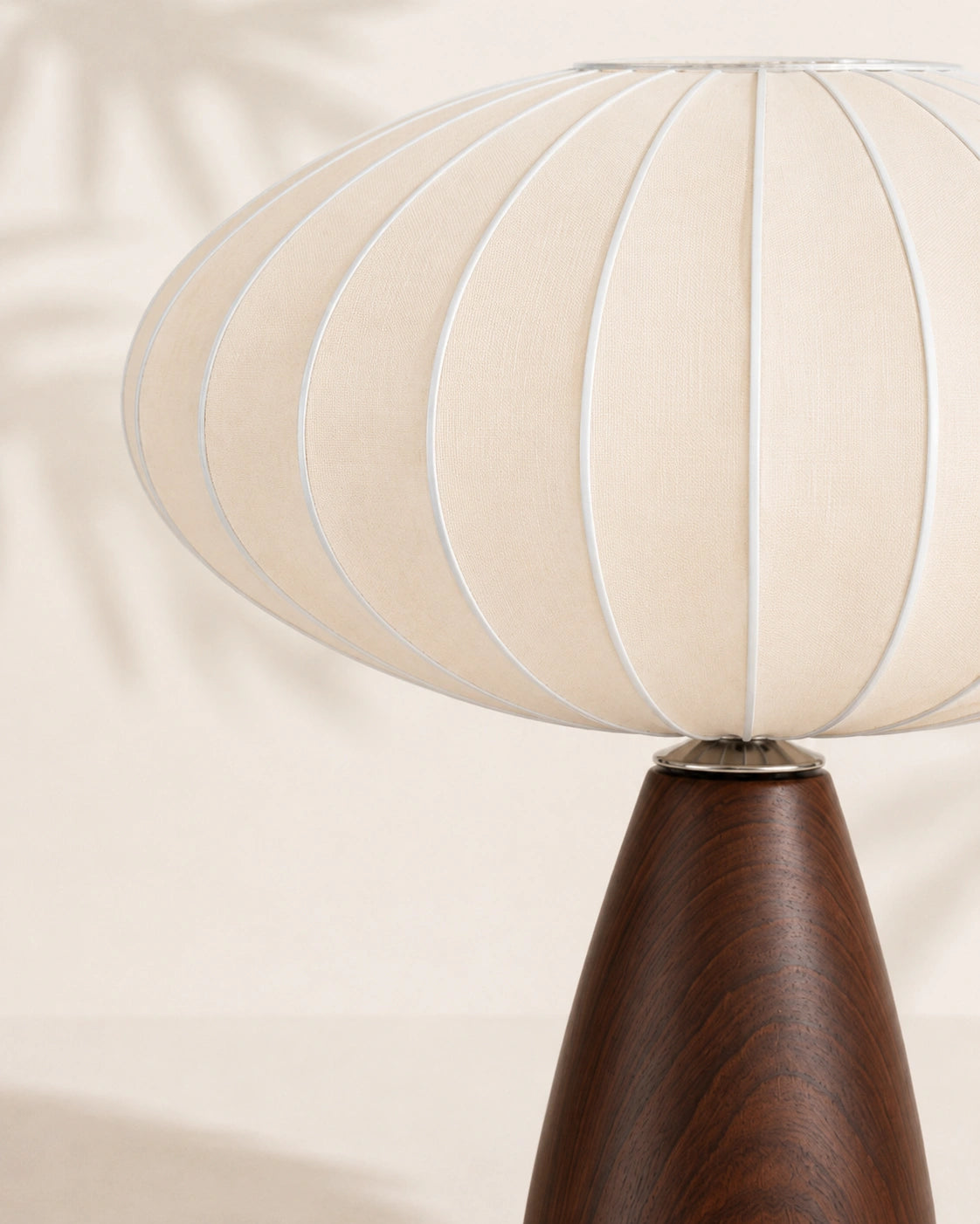 Lampe de chevet en bois et tissu