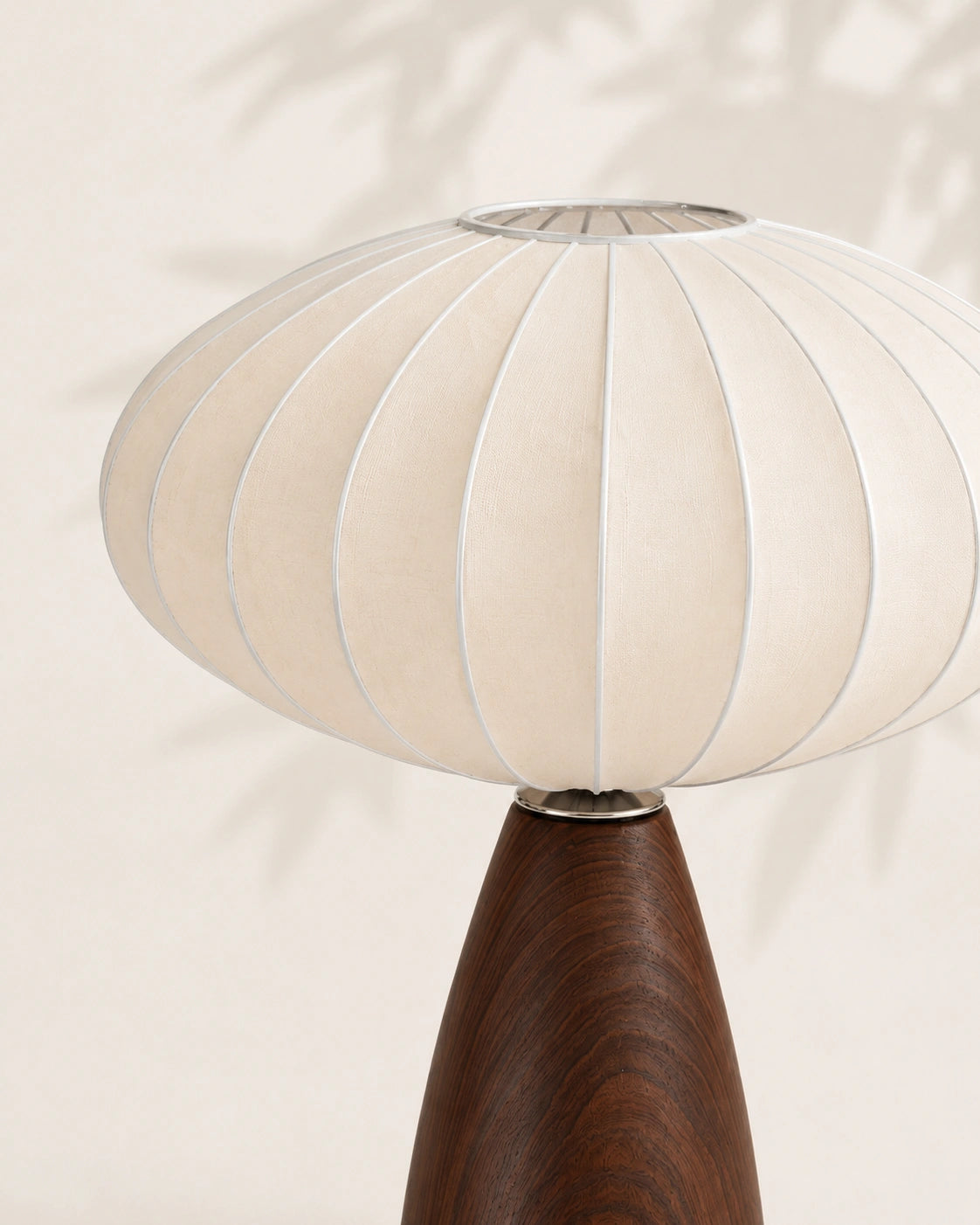 Lampe de chevet en bois et tissu