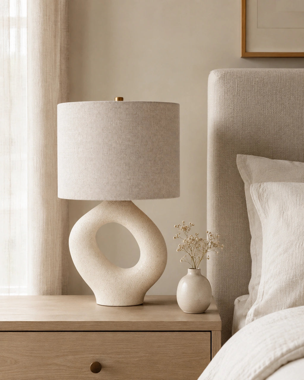Lampe de chevet moderne beige arrondie