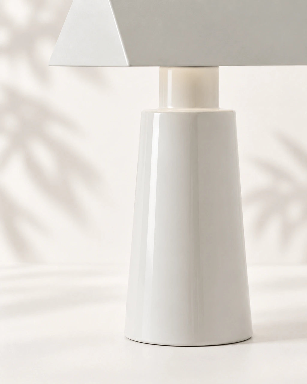 Lampe de chevet moderne blanche