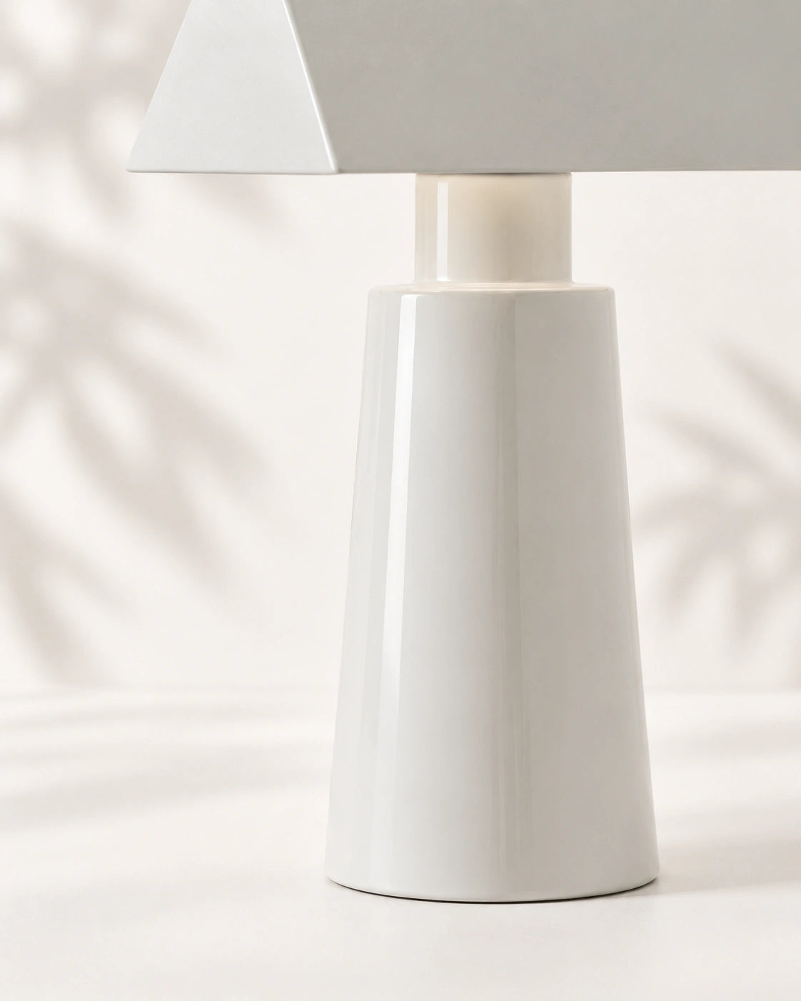 Lampe de chevet moderne blanche
