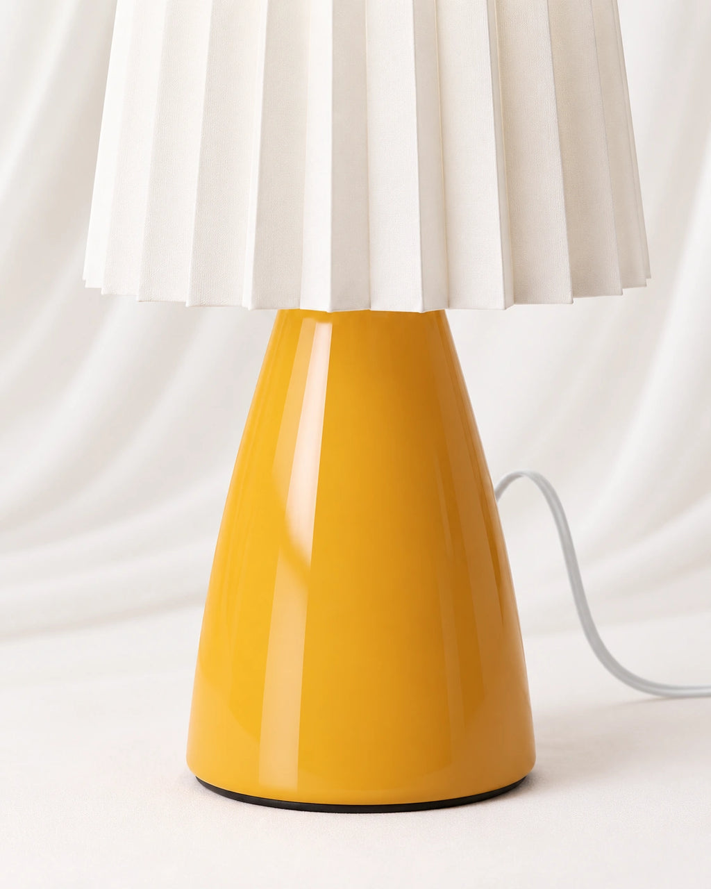 Lampe de chevet vintage plissée orange et blanche